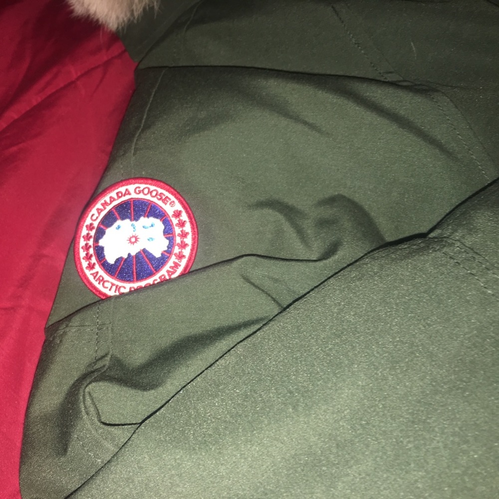 Canada Goose - Picture 2 of 4
