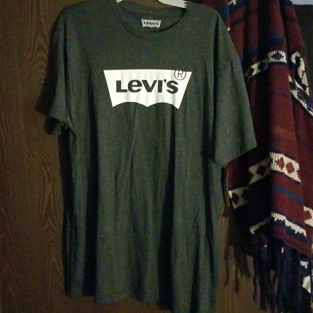 NWT Men's Large Grey Levi's Tee
