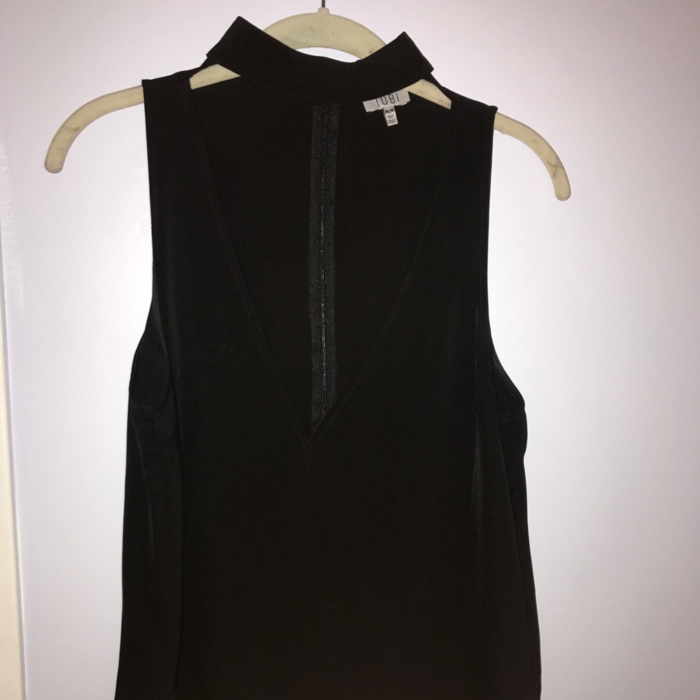 NWOT Tobi cut out tank with choker