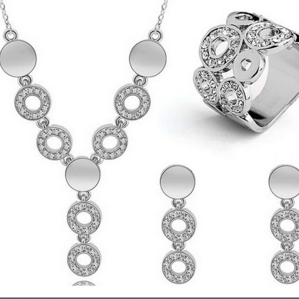 High Quality Silver plated jewelry set 🌺BNWT🌺