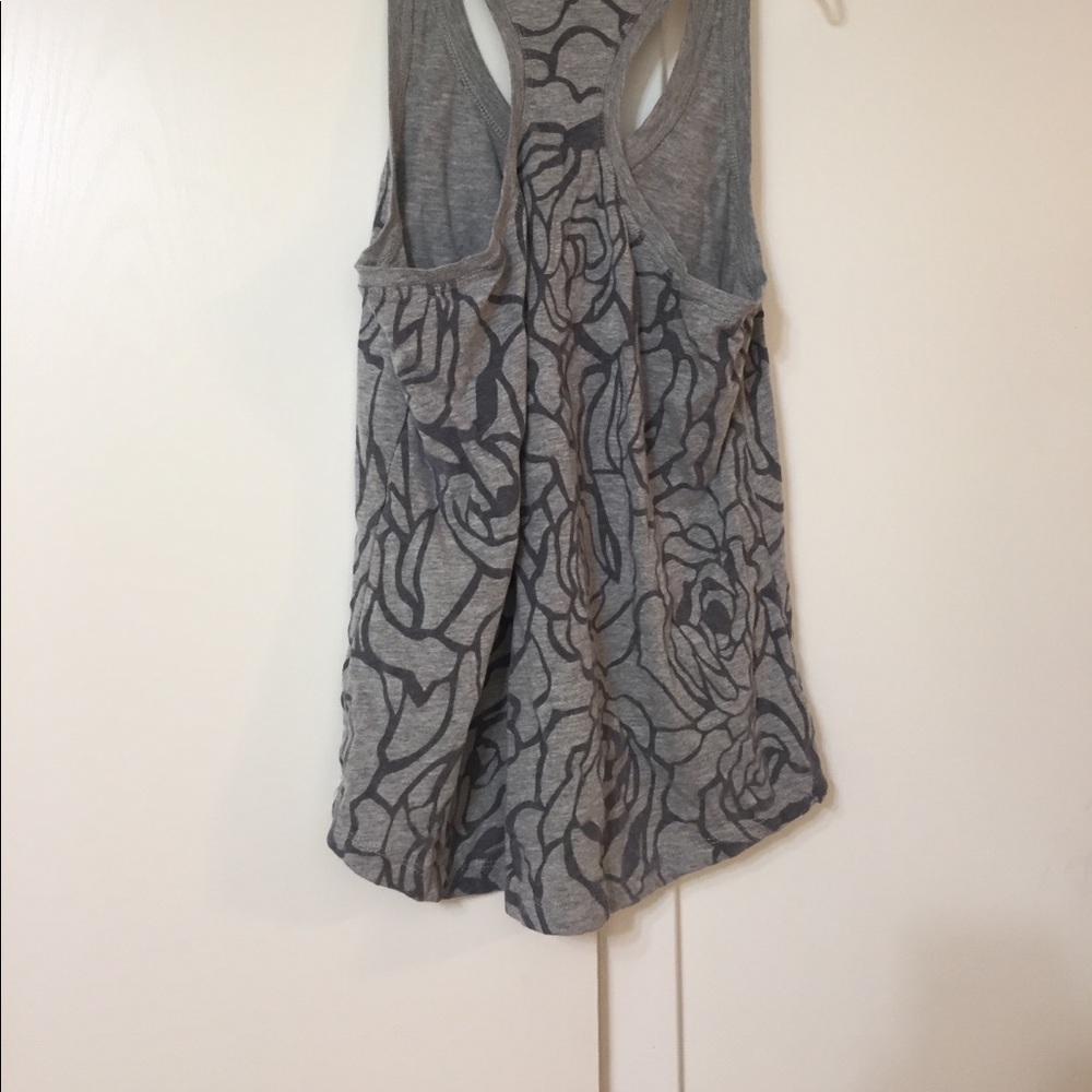 fabletics grey rose tank top - Picture 4 of 5