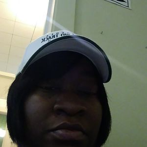 Meet your Posher, Shana