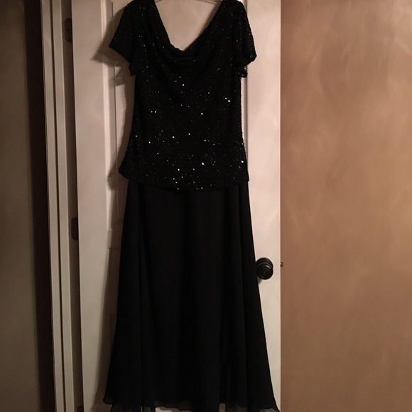 Black Sequined Formal Gown - Picture 1 of 2