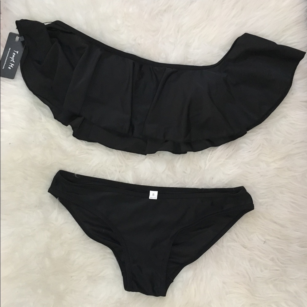 Off The Shoulder Ruffle Bikini