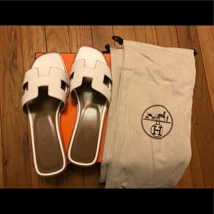 Authentic BRAND NEW Hermes White Sandals SIZE 37