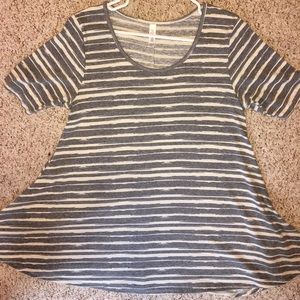 EUC LuLaRoe Striped Perfect T size M