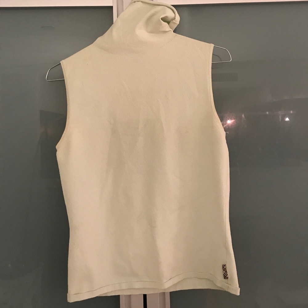 Burberry tank turtle neck made in Italy 🇮🇹