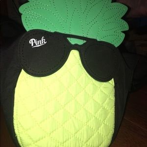 I'm selling a cooler from pink.