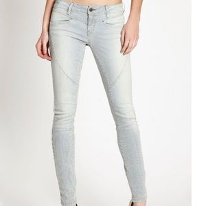 👖NWOT. GUESS Inc. Striped Moto Skinny Jeans