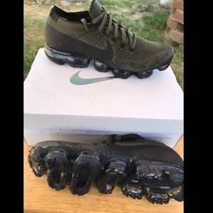 Nike Air Vapormax Flyknit size 11.5