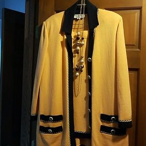 ST. JOHN KNIT 2-PIECE SUIT