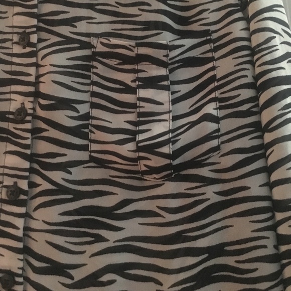 Zebra striped sheer GUESS button down top - Picture 3 of 4