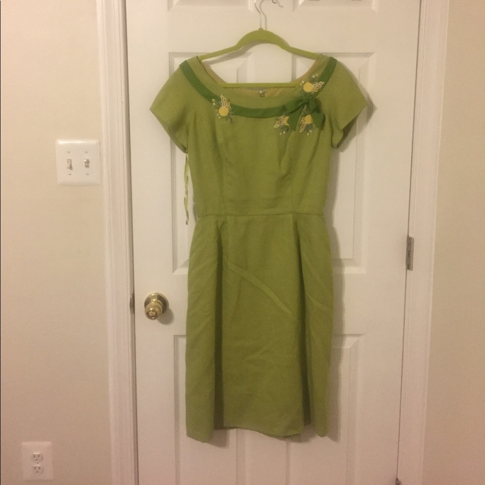 Vintage pencil wiggle dress