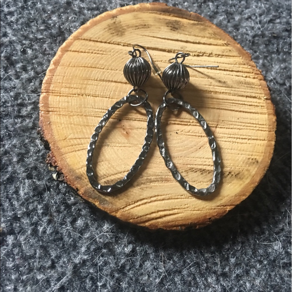 NEW• Sugared + Bronzed Unique Silver Gunmetal Hammered Oval Earrings - Picture 3 of 14