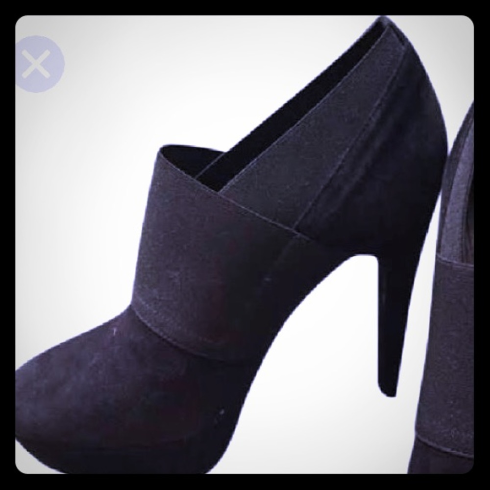Stuart Weitzman black suede platform booties S: 8