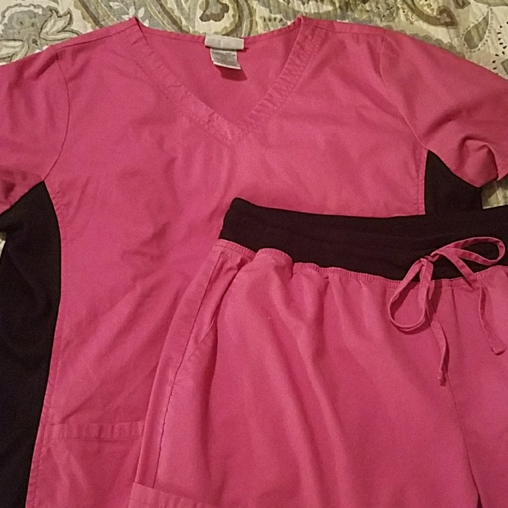 Scrub set