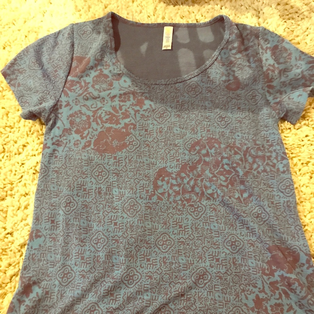 Lularoe classic tee
