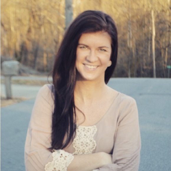 Meet your Posher, Claire - Picture 1 of 1