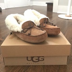 UGG Cuff Slipper- NEVER WORN