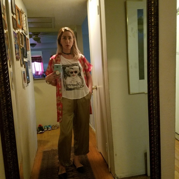 Meet your Posher, Clarissa - Picture 2 of 3