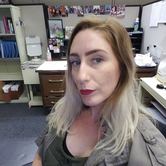 Meet your Posher, Clarissa - Picture 3 of 3