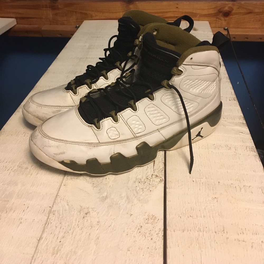 Jordan 9 "Statue" Retro