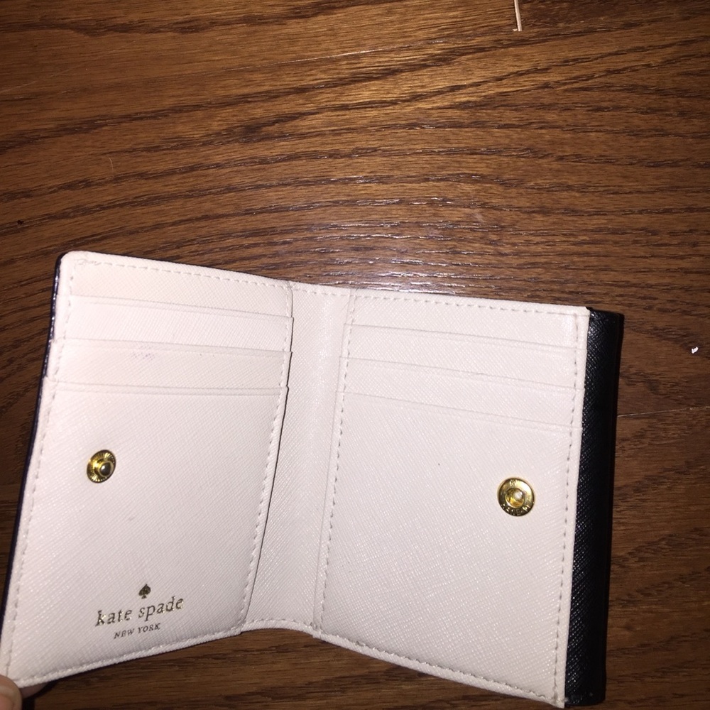 Small kate spade wallet