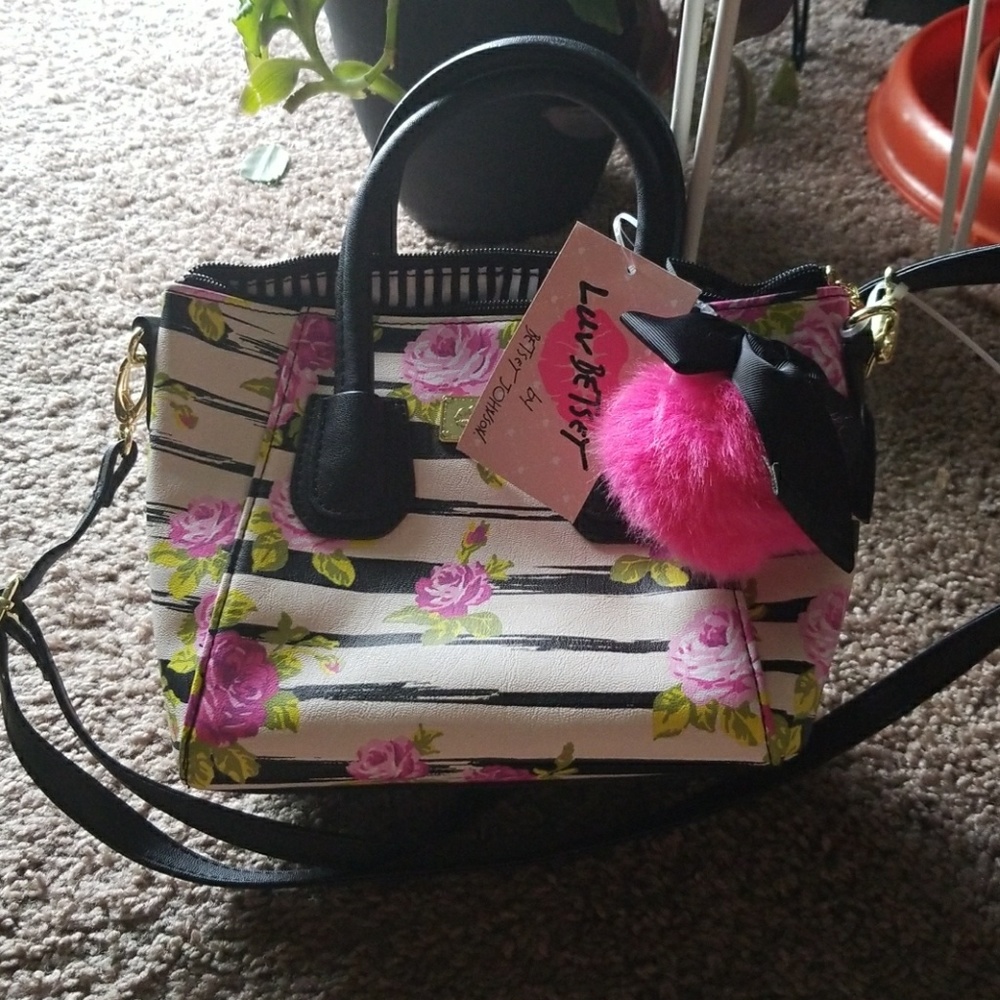 💎NEW. Stunning Betsey Johnson small purse.