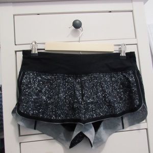 Size 4 lululemon shorts black and white pattern