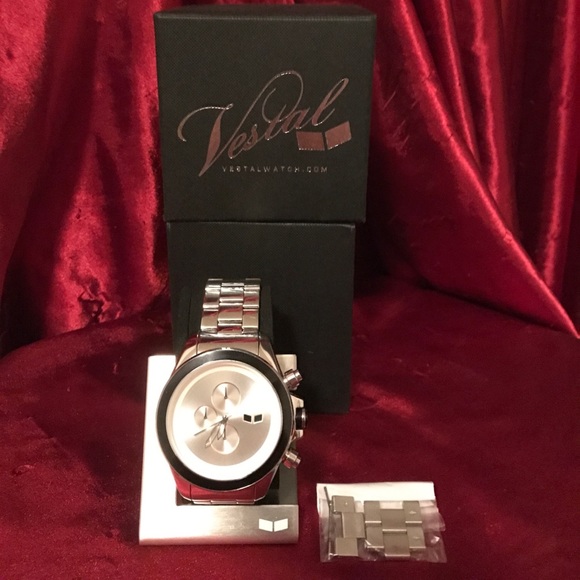 🌺🌻Host Pick🌺♥️Vestal Silver Chronograph Watch - Picture 8 of 8