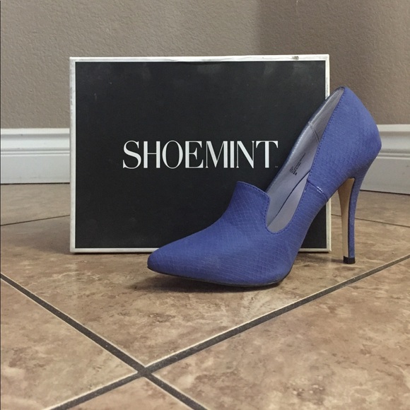 Blue Shoemint Heals - Picture 1 of 2