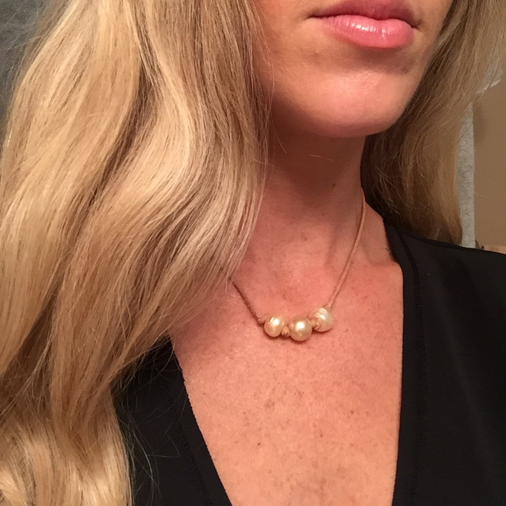 Fresh water pearl & leather necklace