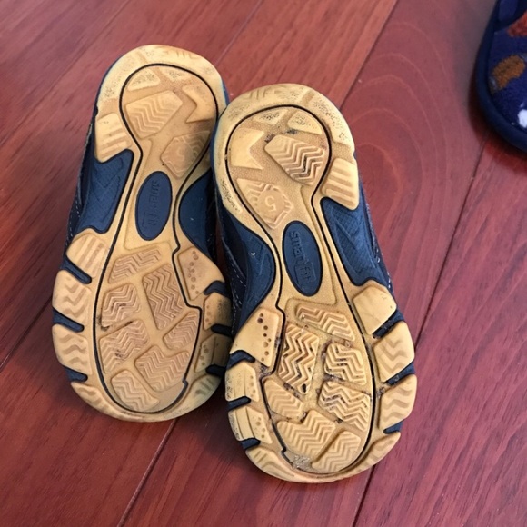 Size 5 Toddler Shoes - Picture 3 of 5