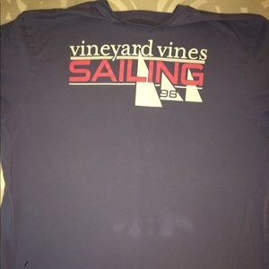 Vineyard Vines tshirt large