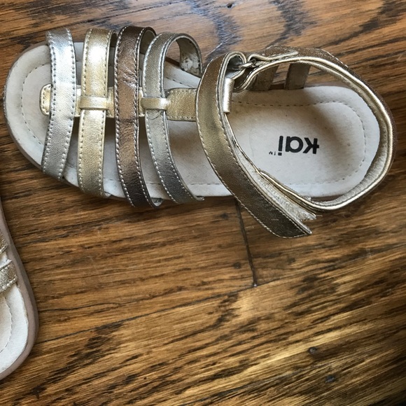 See Kai Run mixed metallic leather girl's sandal - Picture 2 of 6