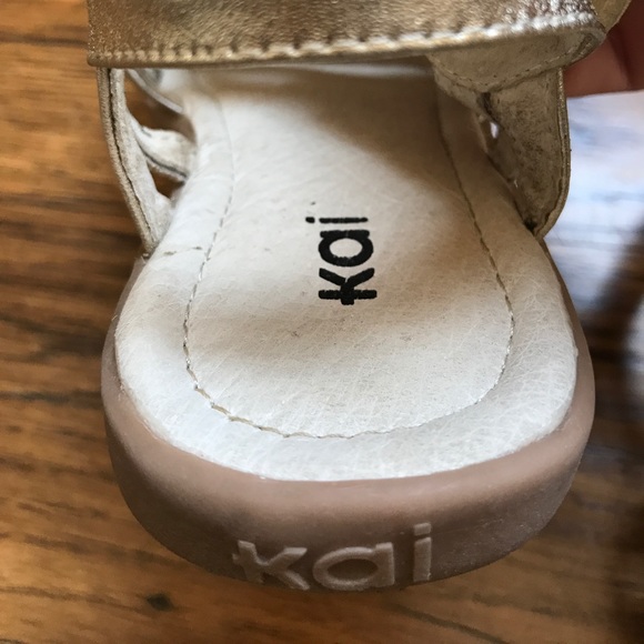 See Kai Run mixed metallic leather girl's sandal - Picture 3 of 6