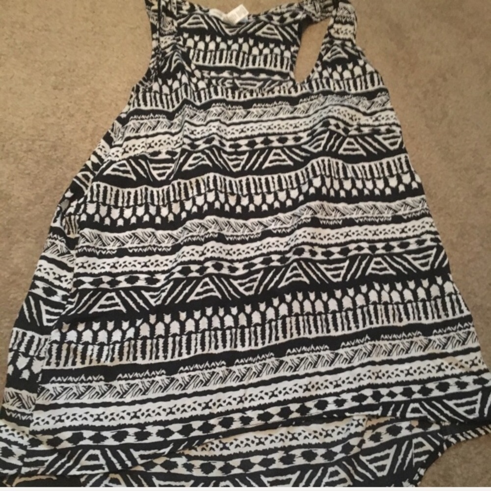 🚫SOLD🚫 Aztec Tank - Picture 2 of 4