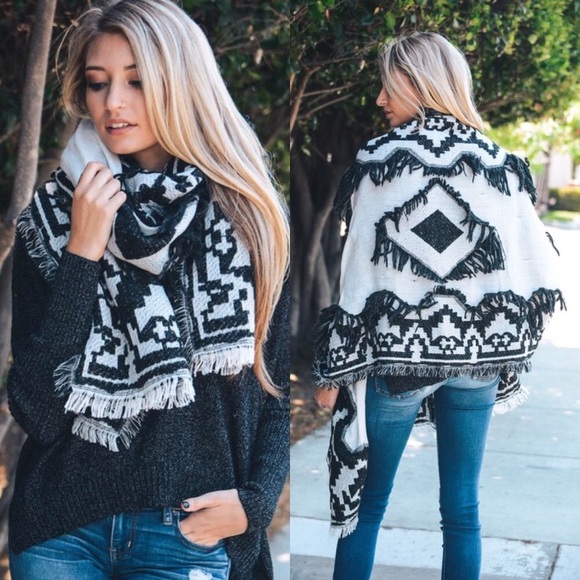 WILA Accessories - Boho Fringe Blanket Scarve - Black