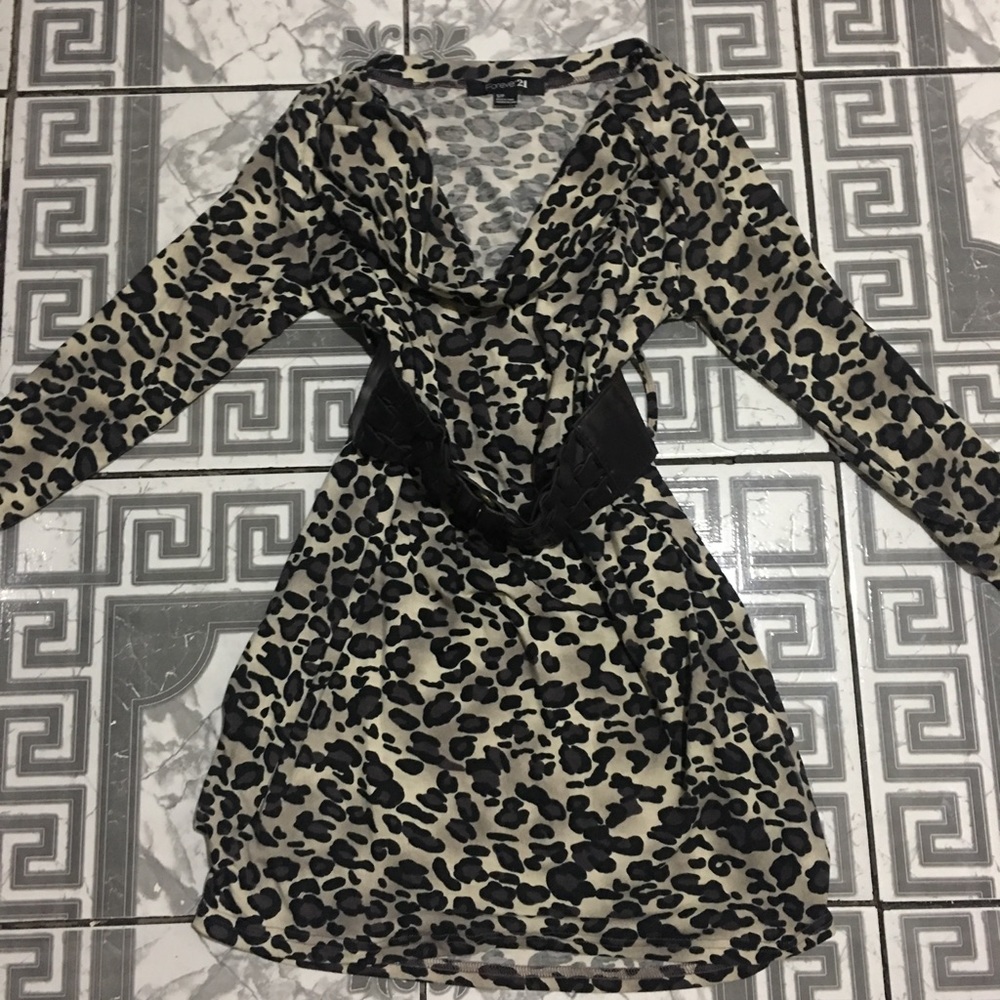 Cheetah dress with brown belt
