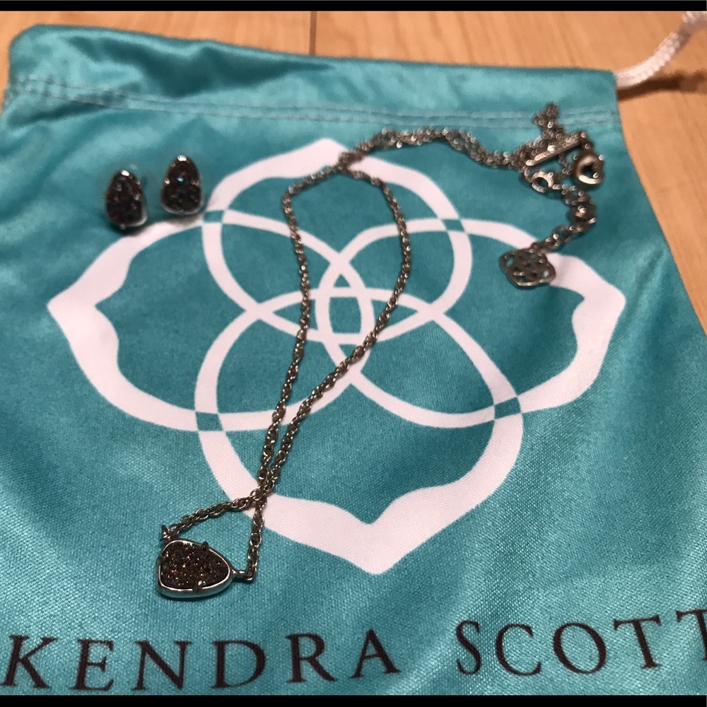 Kendra Scott Hayden Pendent and Hazel Earrings
