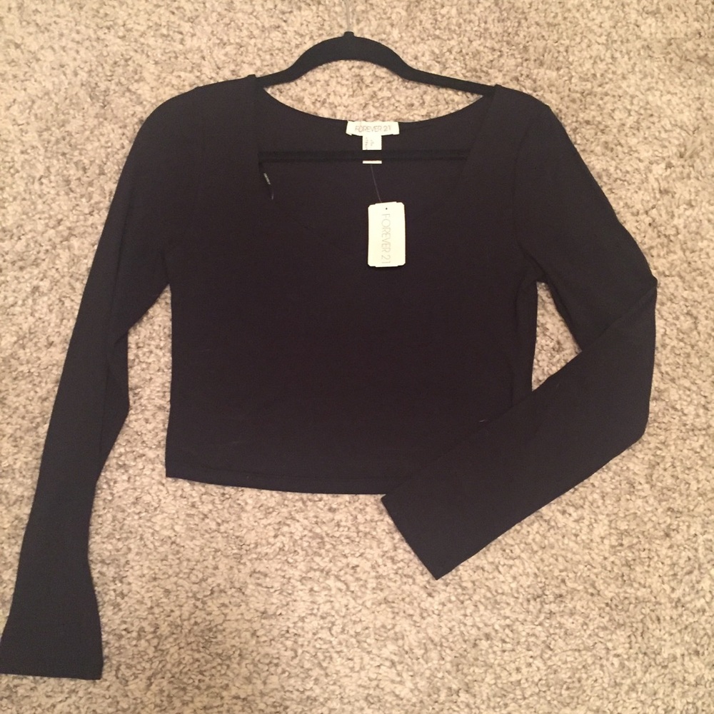 NEW WITH TAGS! Black long sleeve crop top