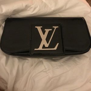 Louis Vuitton Epi vernis clutch