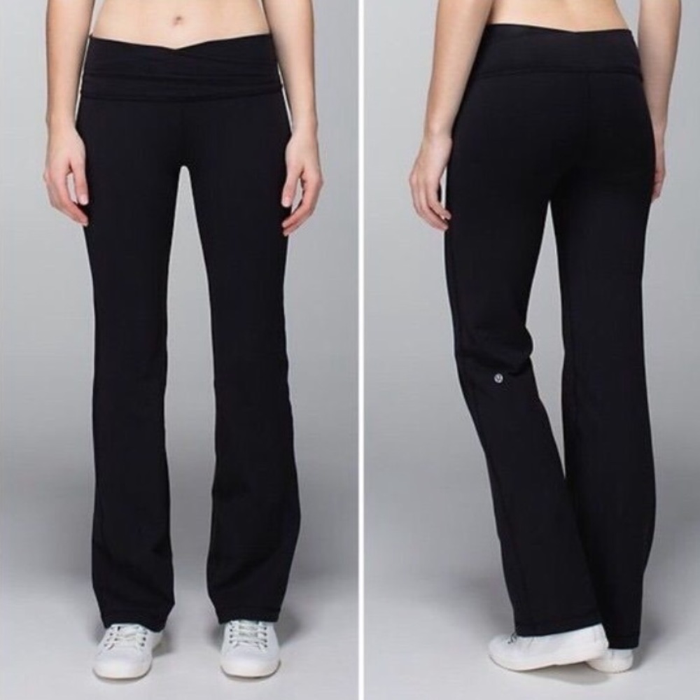 Black lululemon yoga pants