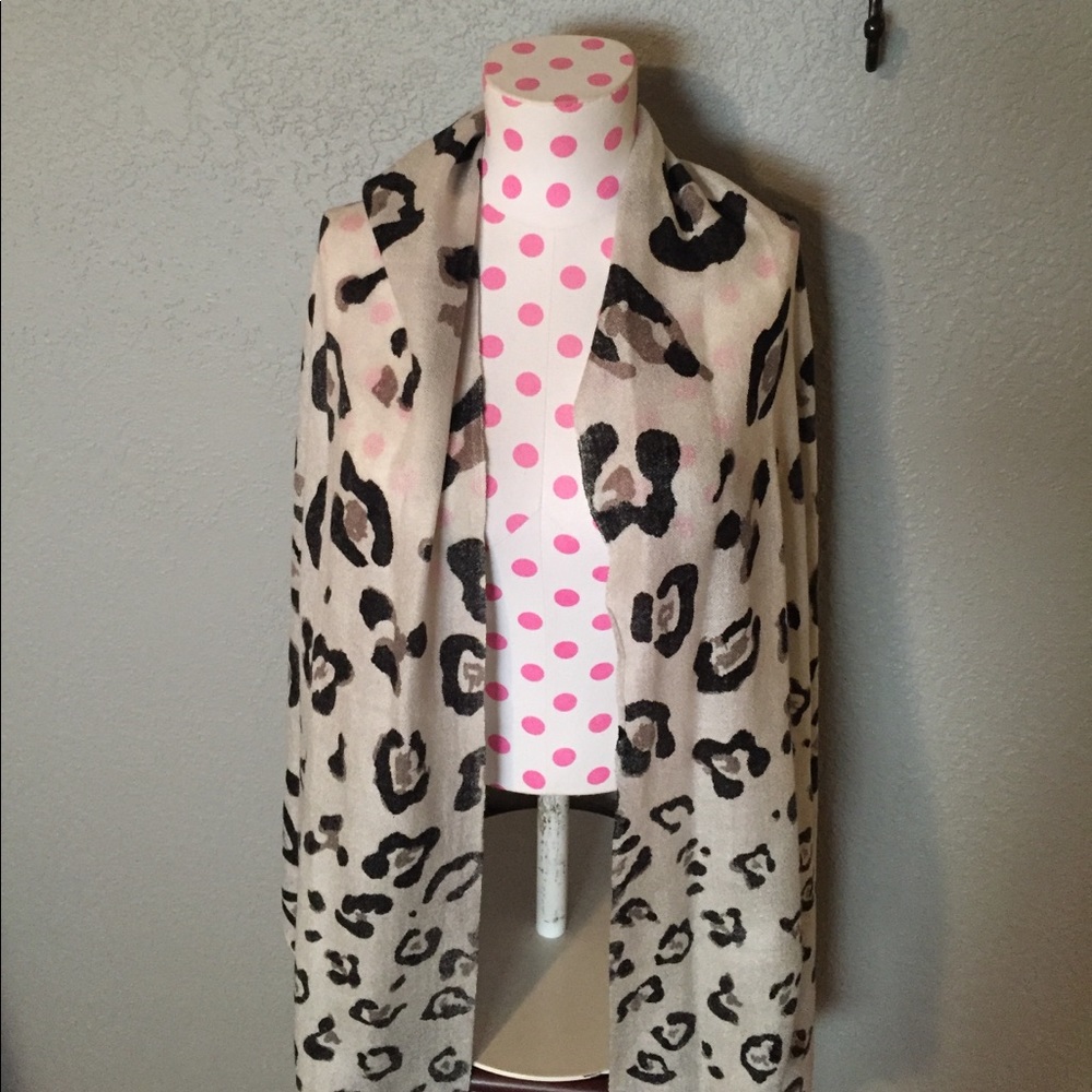 Scarf. - Picture 2 of 2