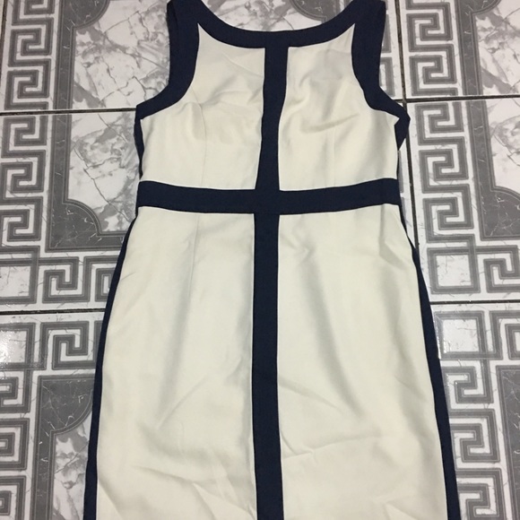 Classy white and navy blue dress - Picture 1 of 2