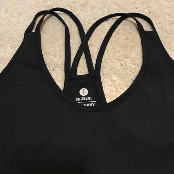 Workout top - Picture 2 of 3