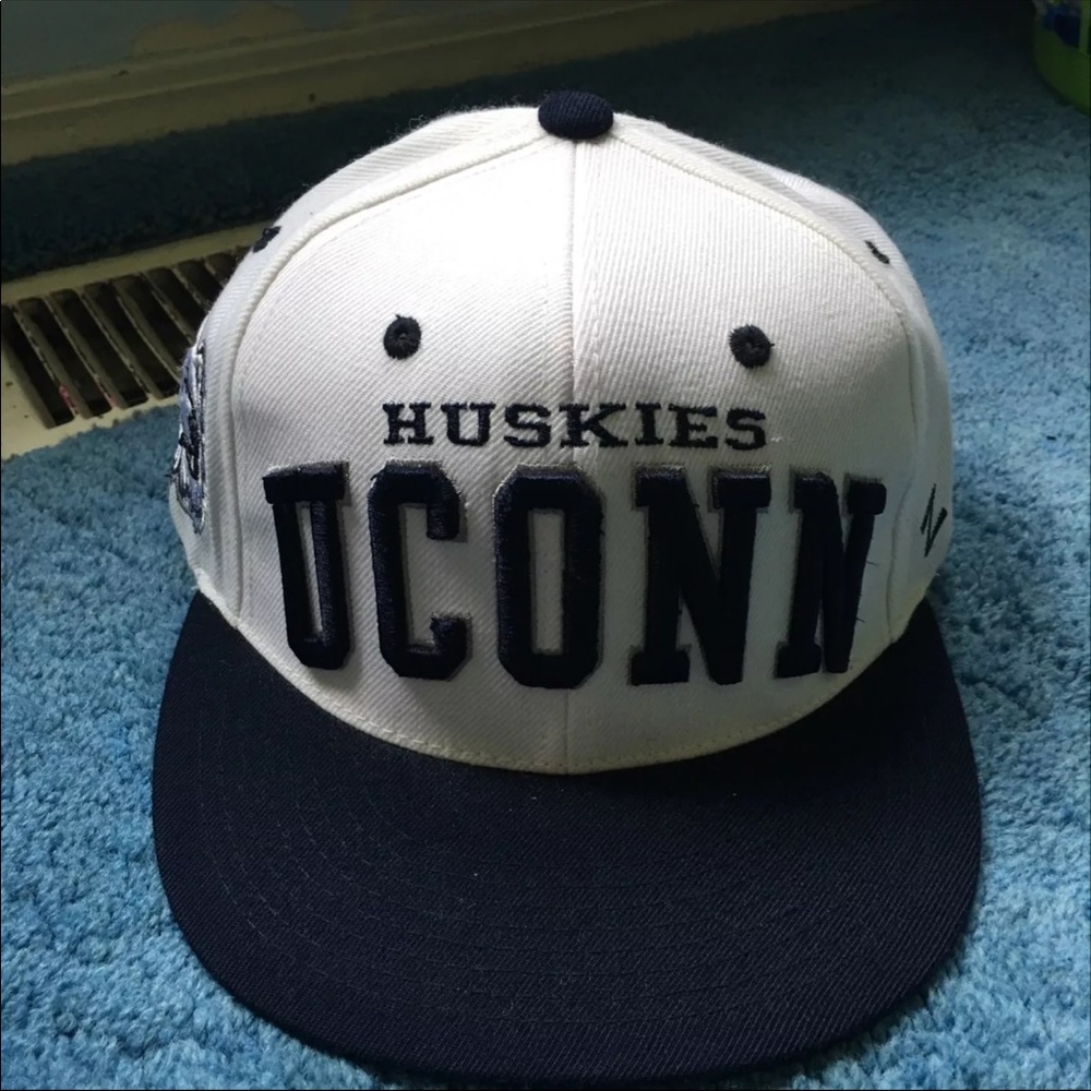 Uconn Huskies Snapback Hat