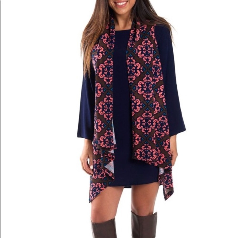 Waterfall vest/scarf