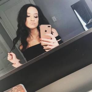 Meet your Posher, Kayla