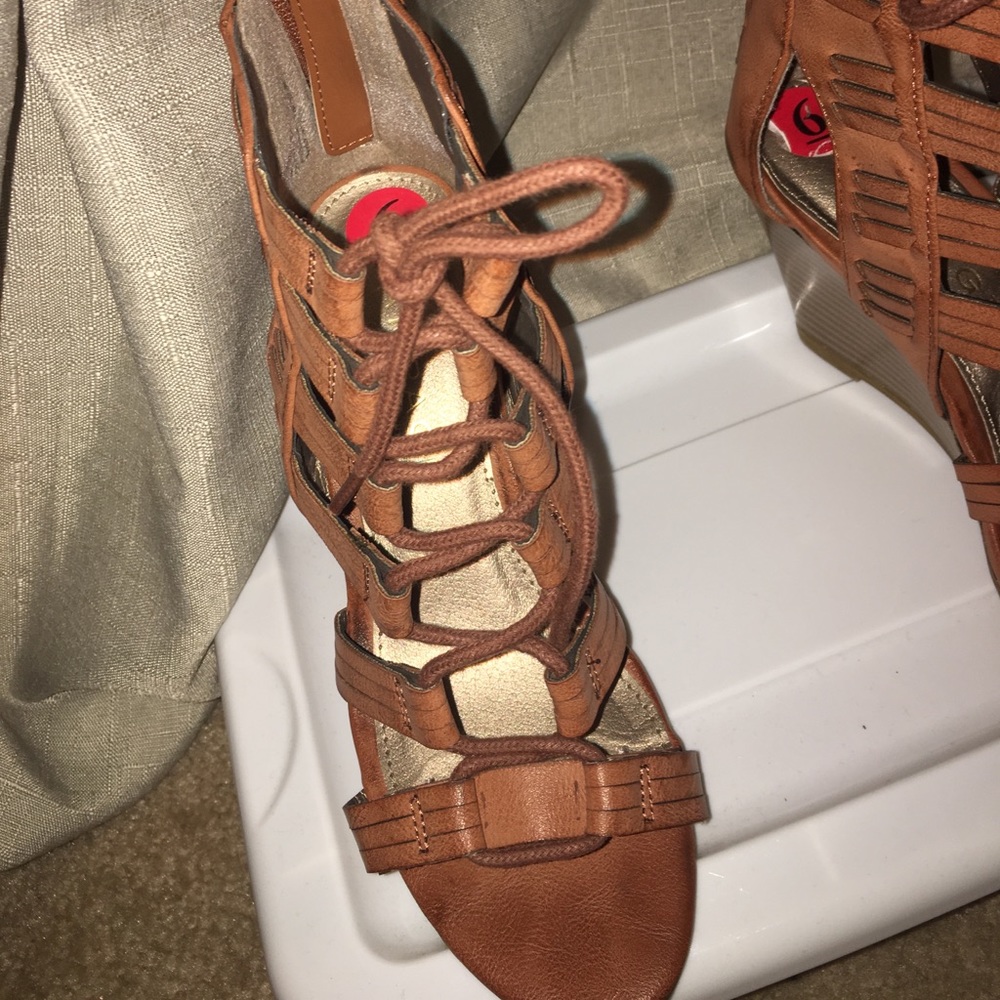 Heels - Picture 3 of 3